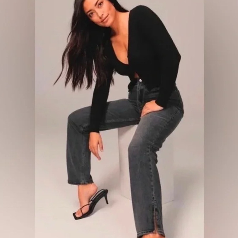 Abercrombie & Fitch Dark Gray 90s Straight Ultra High Rise (28)
